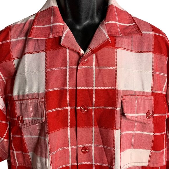 Vintage 90s Button Up Checkered Shirt XL Red Pockets Textured Short Sleeves - Picture 2 of 6